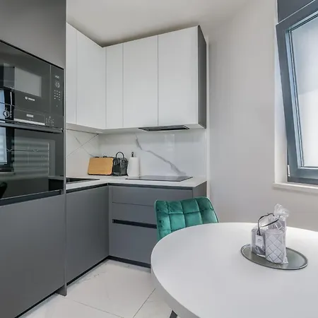 Bp Lux By Interhome Appartamento Njivice