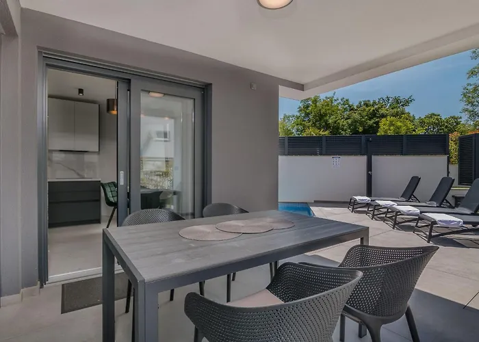 Apartman Bp Lux By Interhome